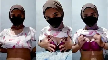 Bokep Indo Ukhti ABG Hijab Ria Remas Toketnya Lumer WOT