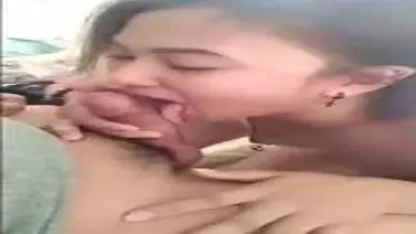 Gadis Cantik Pasrah Goyang Kasur Mantap Crot