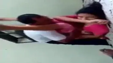 Kemesraan Asisten Rumah Tangga Cantik Kasur