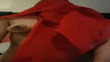 Ukhti Hijab Merah Cantik Pasrah Di Kasur Crot