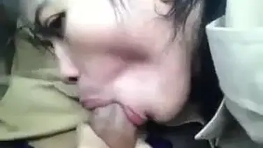 Ukhti PNS Cantik Pasrah Servis Di Mobil Crot